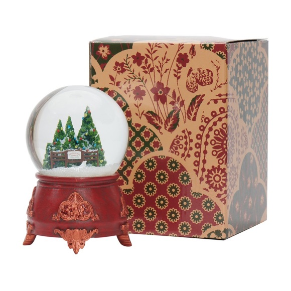 NEW Taylor Swift Snow Globe Christmas Tree Farm - Picture 1 of 14